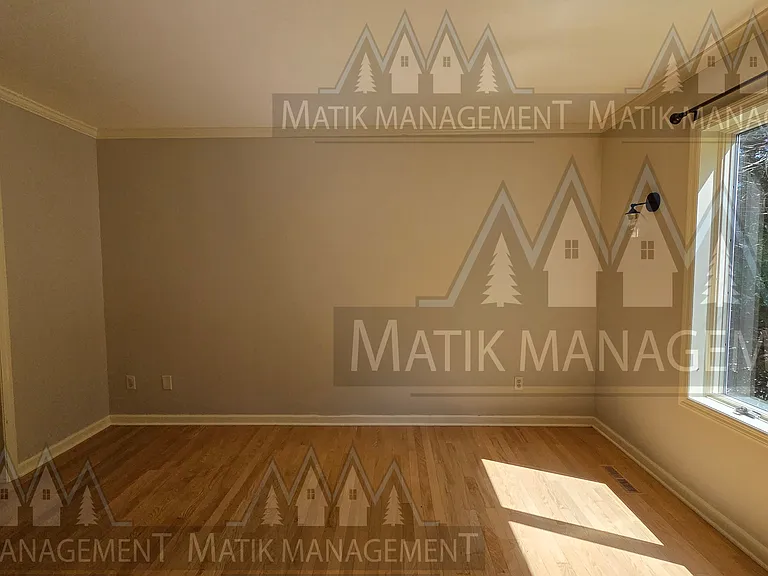 1420 Ridge Cliff Ln NE — Photo 8