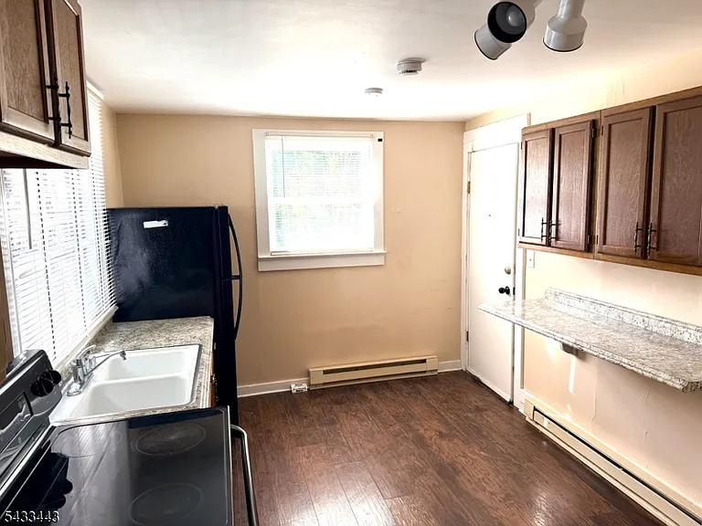 100 Main St #1 — Photo 24