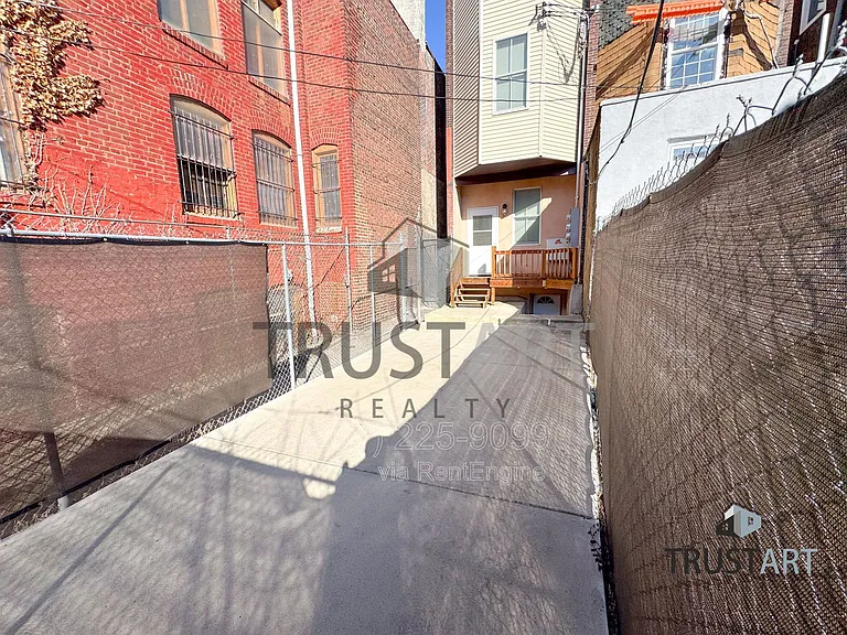 910 N 41st St #1 — Photo 13