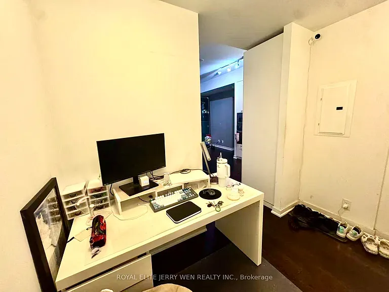 14 York St #1710 — Photo 7