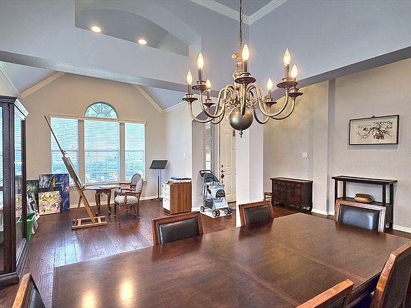 3rd image of 3400 Glenmoor Dr
