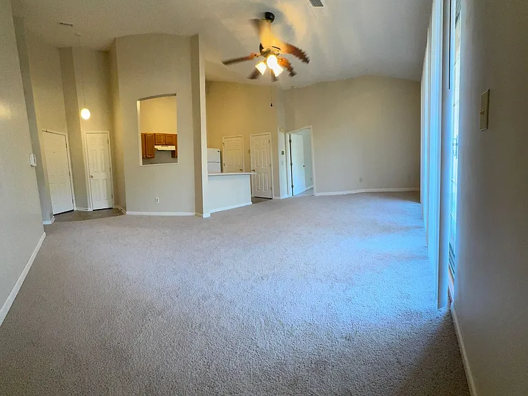 160 Wexford Dr #301 — Photo 32
