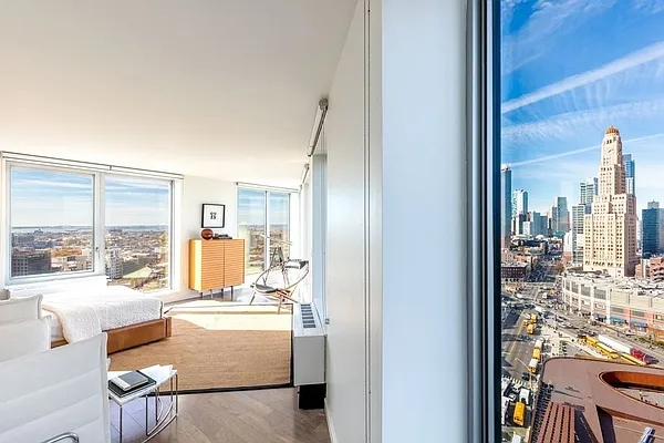 Rented by Greystar | media 9