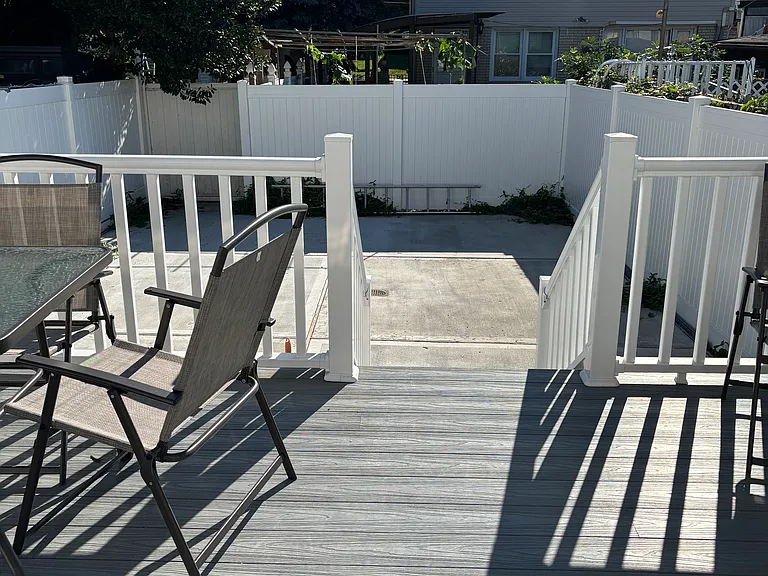 Lamport Blvd — Photo 14