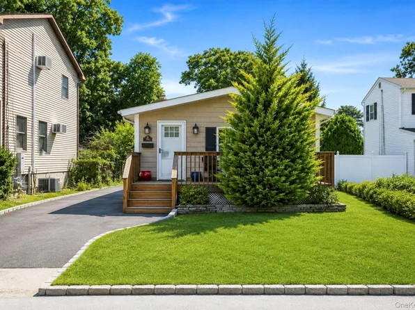 65 Hawthorne Avenue, West Babylon, NY 11704