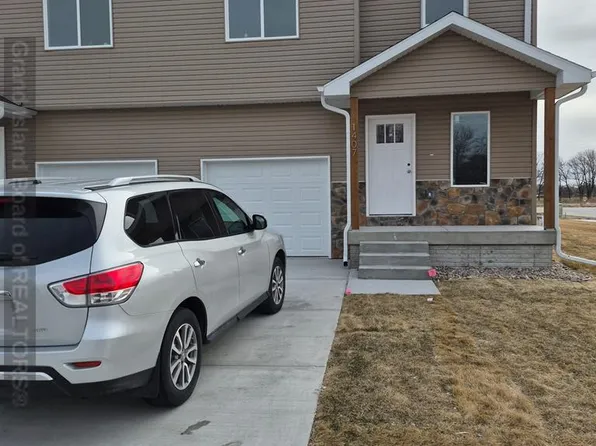 1407 Peach St, Grand Island, NE 68801