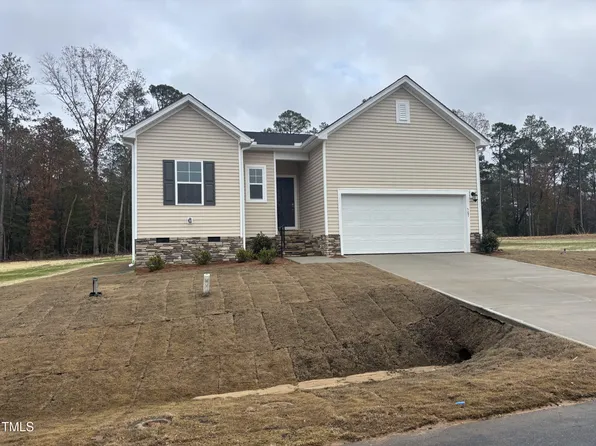 507 Barnes Landing Dr, Four Oaks, NC 27524