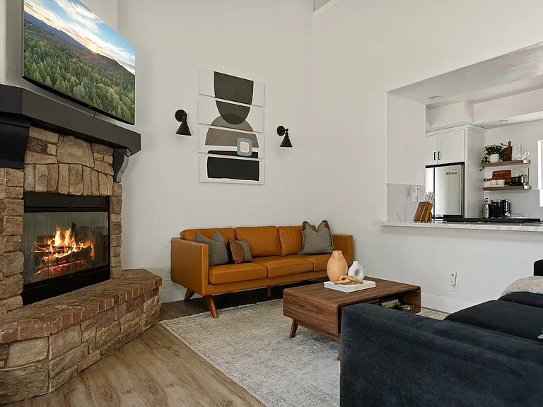 1498 Deer Way Dr — Photo 10