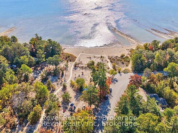 4th image of 683 Lafontaine Rd W