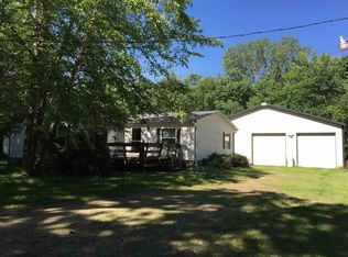 N2595 Bluebird Way, New London, WI 54961