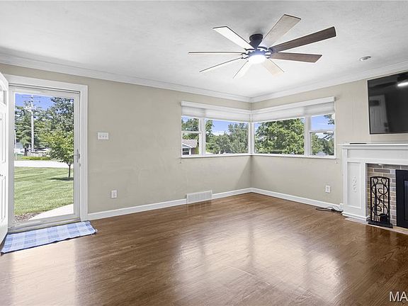 2nd image of 4684 Venarde Dr