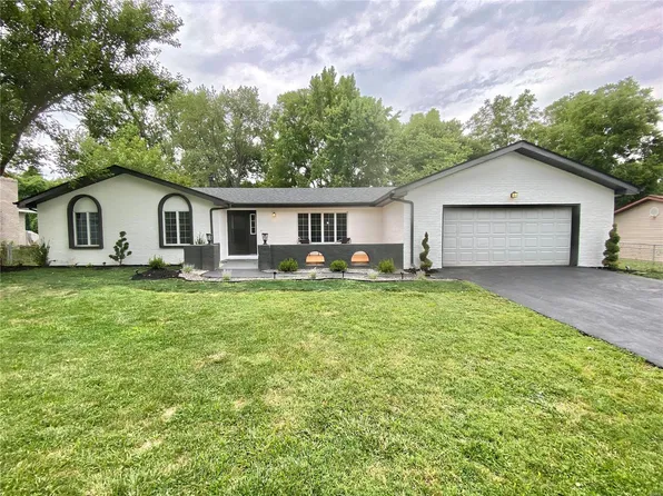 231 Glenwood Dr, Glen Carbon, IL 62034