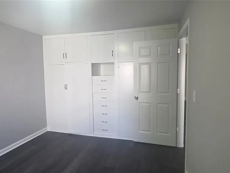 11 Euclid Ave #LEFT — Photo 16