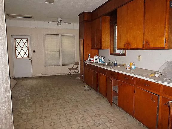 3rd image of 1638 Corley Ave