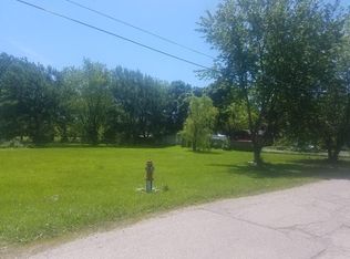 10415 22nd Ave, Pleasant Prairie, WI 53158