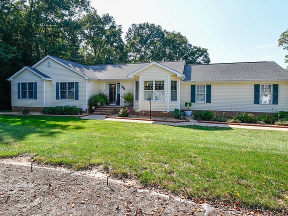 2nd image of 306 Bernie Cir
