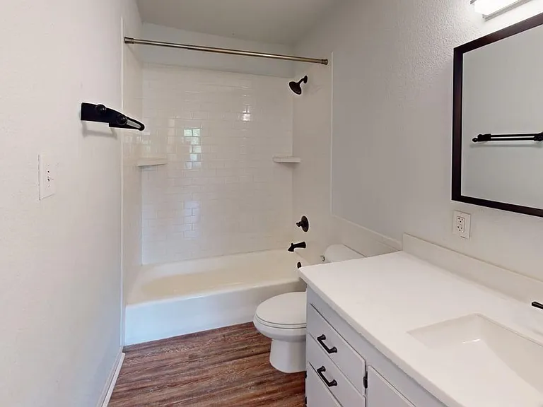 2618 Goliad St — Photo 10