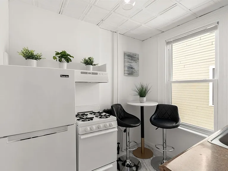 928 Dorchester Ave #8 — Photo 3