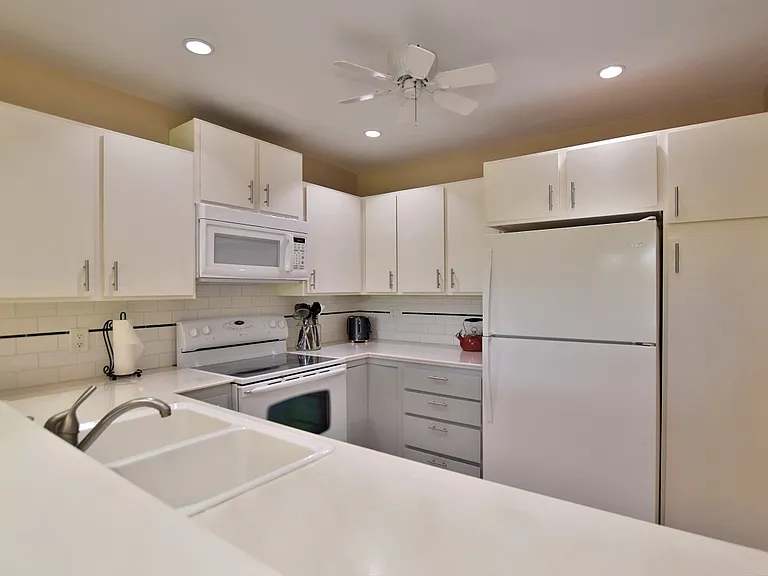68-3840 Lua Kula St #B101 — Photo 3