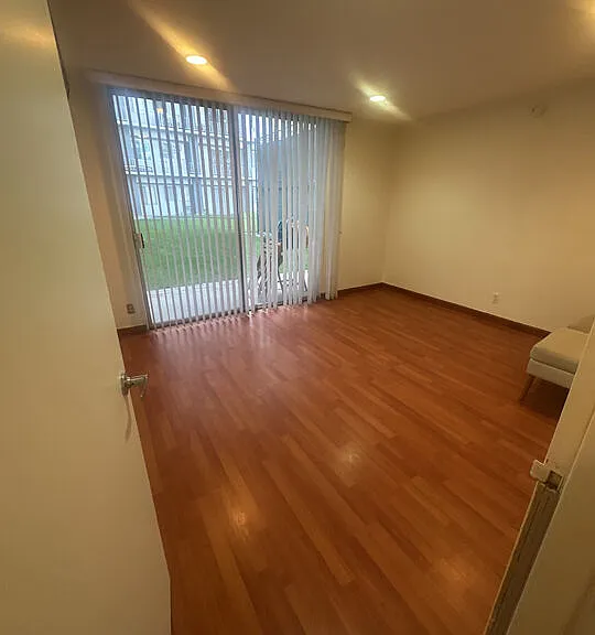 100 S Doheny Dr #213 — Photo 29