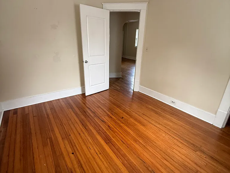209 Claire St — Photo 17