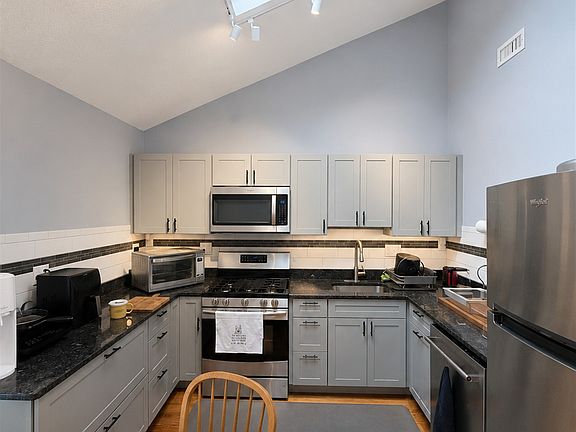 2nd image of 31 Warner St #3