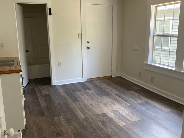 1044/1046/1048 W College Ext, Griffin, GA 30224