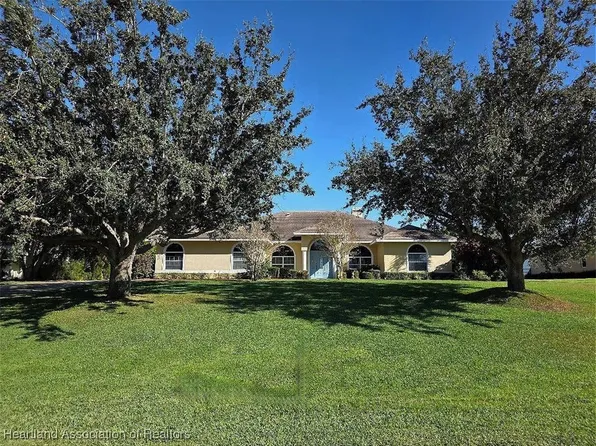 603 Sunset Pointe Dr, Lake Placid, FL 33852