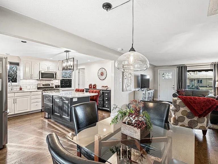 5560 E Thrill Pl — Photo 1