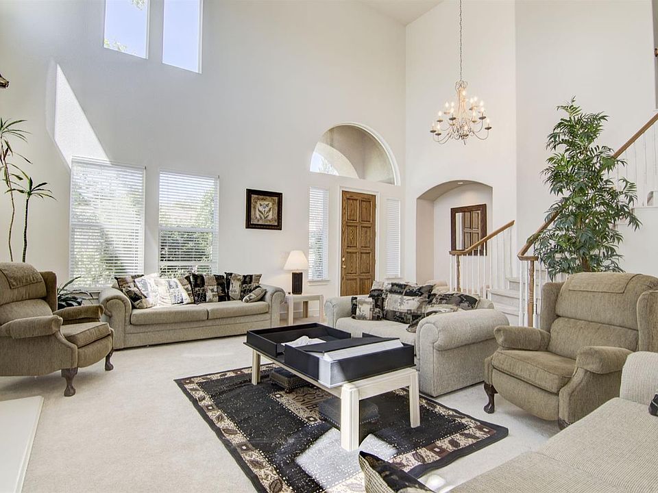 1st image of 1608 Oak Hill Way