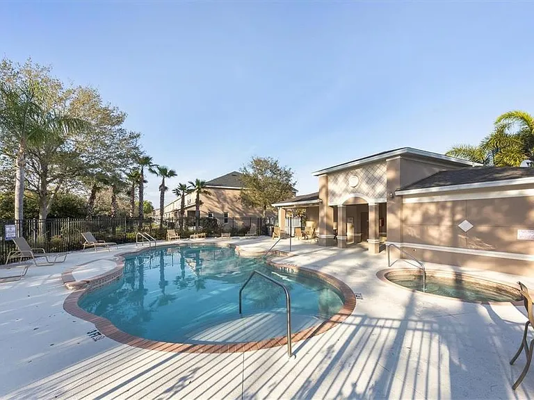 1213 Grantham Dr — Photo 36
