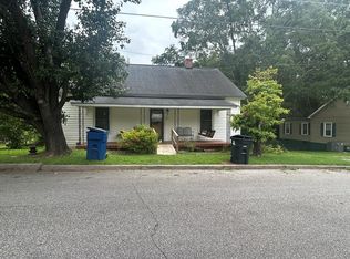 4 W Fleming St, Ware Shoals, SC 29692