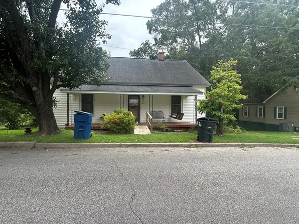 4 W Fleming St, Ware Shoals, SC 29692