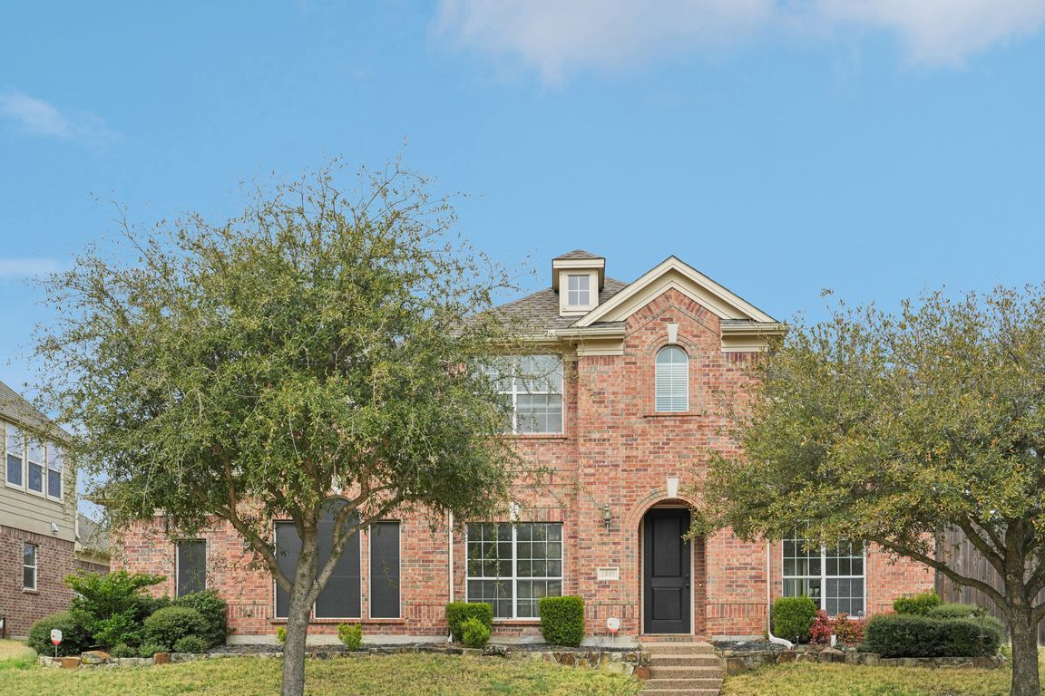 Blenheim Dr-S0603-001.jpg