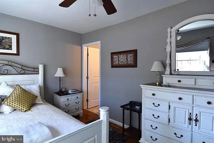8244 Carrleigh Pkwy — Photo 4