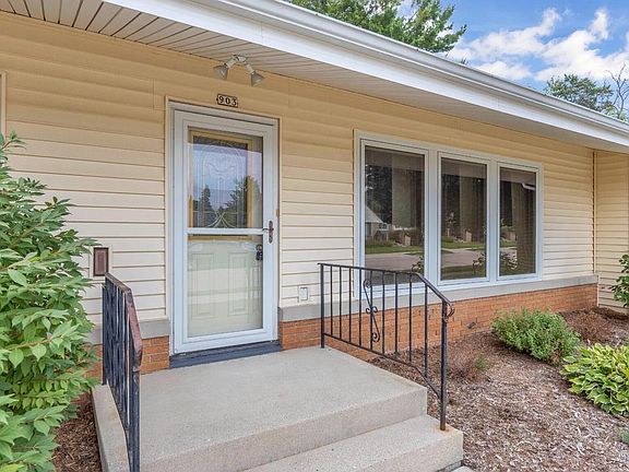 3rd image of 903 N 27th STREET