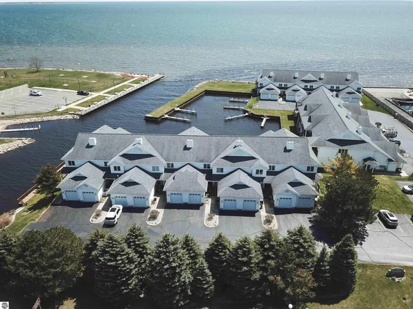 907 W Lake St Unit 5, Tawas City, MI 48763