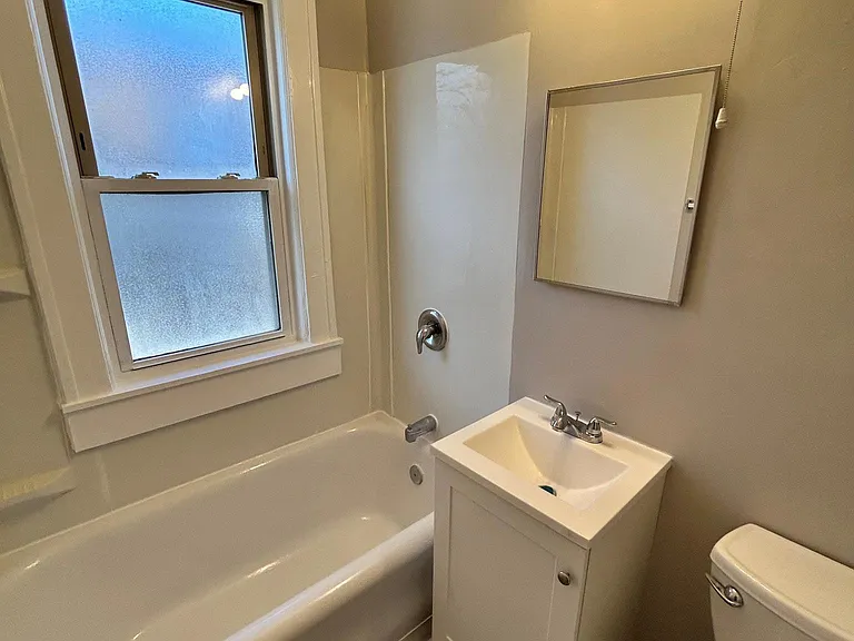 Highland Manor Apartments — Photo 11