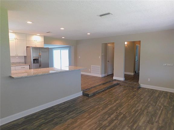 5th image of 6001 Avocado Dr