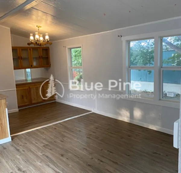 925 Wilson Ave #23 — Photo 2