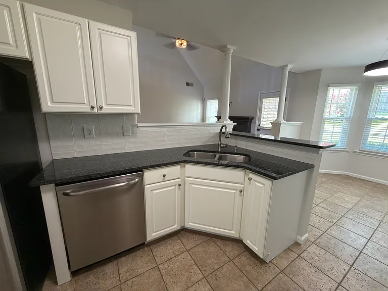 4015 Crabapple Lake Ct — Photo 7