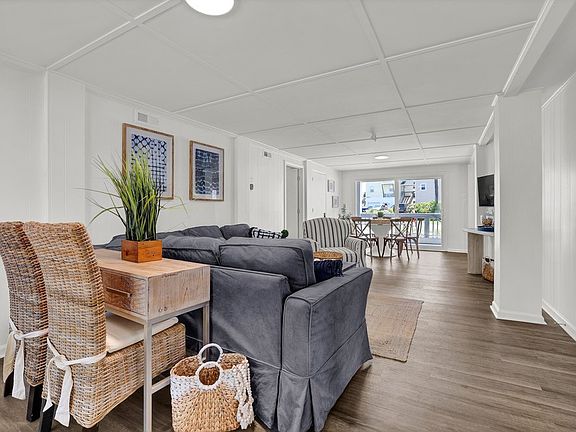 3rd image of 1027 S Shore Dr #B