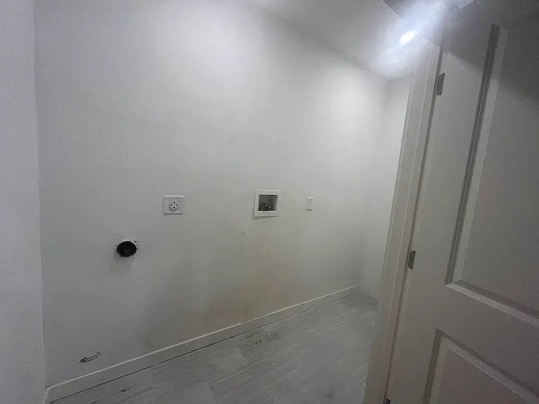 157 Oak St #1R — Photo 17
