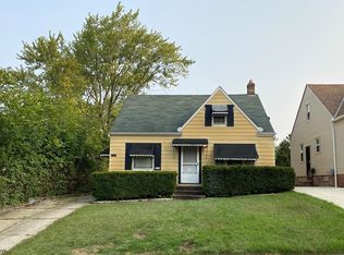 18211 Knoll Dr, Maple Heights, OH 44137