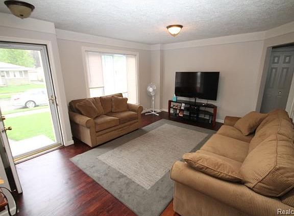 3rd image of 126 E Barrett Ave