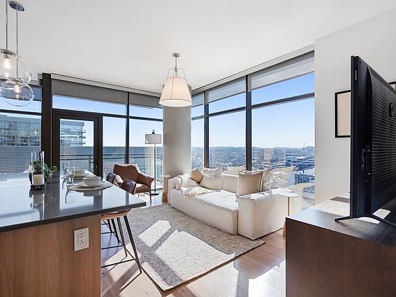 2nd image of 1212 Demonbreun St #2102