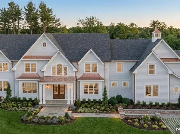 212 Arbor Rd, Franklin Lakes, NJ 07417