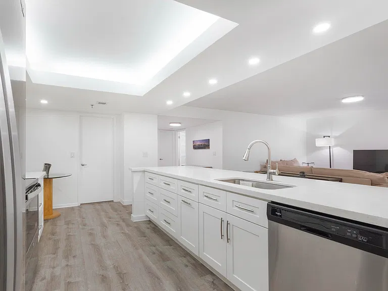 955 Egret Cir #402 — Photo 9