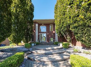 6302 Branford Dr, West Bloomfield, MI 48322