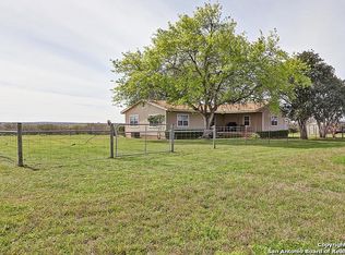 5725 Labus Rd, Elmendorf, TX 78112